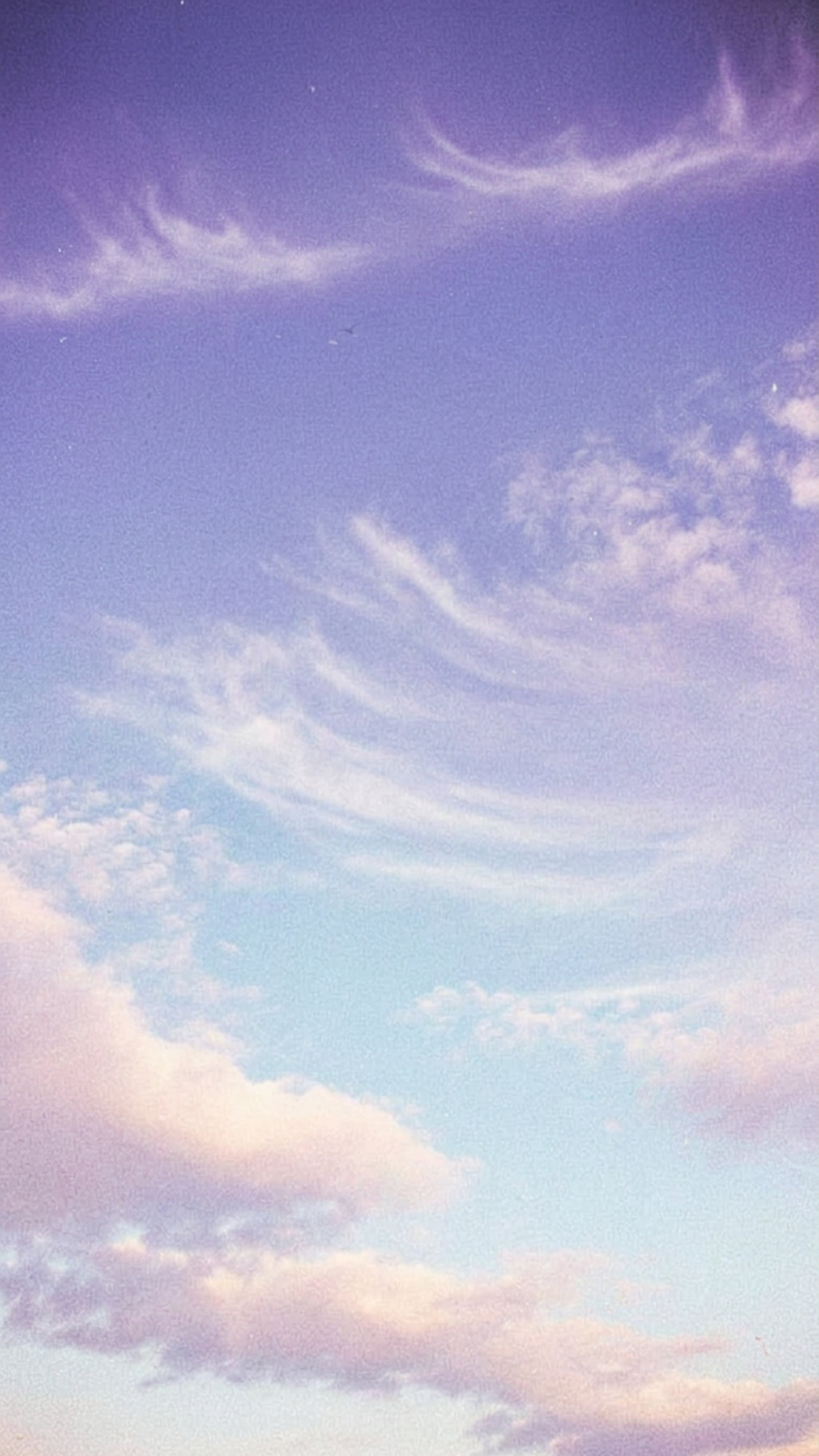 Dreamy Pastel Sky Phone Wallpaper – Aesthetic Purple 4K Download